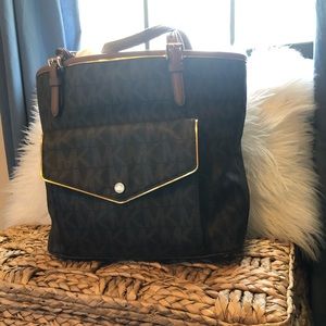 Michael Kors Jet Set Logo Tote